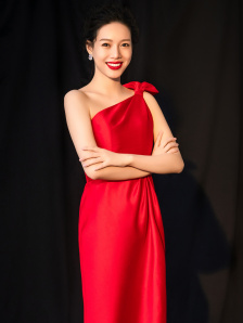 死侍得知后，计划说服金刚狼跟他一块儿逃走。